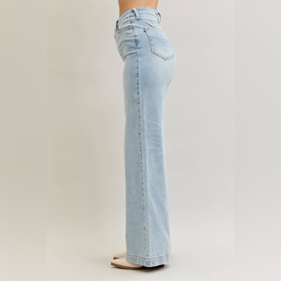 Judy Blue High Waist Retro Wide Criss-Cross Waistband Mild Destroy Jeans - Picture 5 of 10